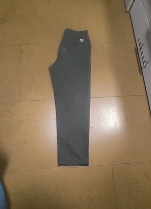 Carhartt khaki broek. Chino, marque: Carhartt, état: Très bon état, taille: XL, 19,00 €, 20,65 € Protection acheteurs incluse