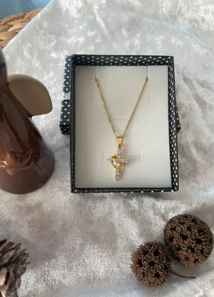 Collier chrétien acier doré et croix couronne, marque: Grâce et Or, état: Neuf avec étiquette, 12,00 €, 13,30 € Protection acheteurs incluse