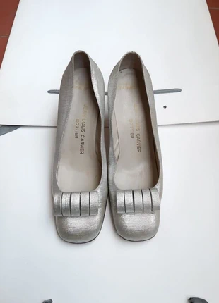 Scarpe,decoltè ,tacco argentate Chaussures, escarpins, talons argent Shoes, pumps, heels, silver 37, brand: Vintage Dressing, condizioni: Ottime, taglia: 37, €22.00, €23.80 include la Protezione acquisti