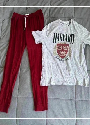 Pyjama Complet - T-shirt Gris et Pantalon Bordeaux - Taille M - Neuf, marque: Harvard, état: Très bon état, taille: M, 5,00 €, 5,95 € Protection acheteurs incluse