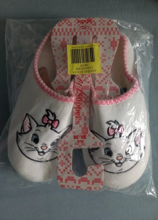 chaussons marie DISNEY undiz, marque: Undiz, état: Neuf avec étiquette, taille: 38, 7,00 €, 8,05 € Protection acheteurs incluse