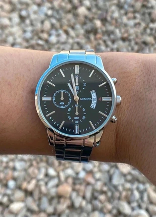 Silver Steel Watch Classic Switzerland Made Minimalist Design 🎴, marque: Vintage Dressing, état: Très bon état, taille: Taille unique, 25,00 €, 26,95 € Protection acheteurs incluse