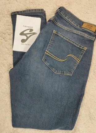 Levi's signature skinny avec elasthanne 💯 authentique comme neuf 10/10 taille 🇫🇷 44•W33 L32, marque: Levi's, état: Très bon état, taille: XXL / 44 / 16, 16,00 €, 17,50 € Protection acheteurs (Pro) incluse