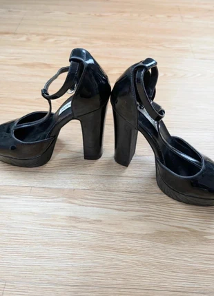 Chaussures à talons hauts Even & Odd noires brillantes à sangle taille 36 – Très bon état, brand: Even&Odd, condition: Very good, size: 36, €6.90, €7.95 includes Buyer Protection
