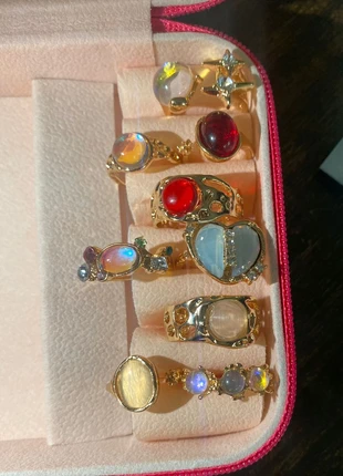 Lot 9 bagues dorés strass vintage, marke: Boutique indépendante, zustand: Neu, mit Etikett, größe: Größenverstellbar, 15,00 €, 16,45 € inklusive Vinted-Käuferschutz