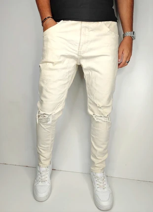 Jean beige troué destroy Bershka T.44, marque: Bershka, état: Très bon état, taille: XL, 15,00 €, 16,45 € Protection acheteurs (Pro) incluse