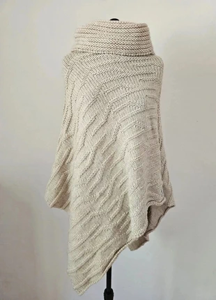 Poncho Crème tricoté Pipolaki – Taille unique – Très bon état cocooning, merk: PIPOLAKI, staat: Heel goed, maat: Universele maat, € 45,00, € 47,95 inclusief Kopersbescherming
