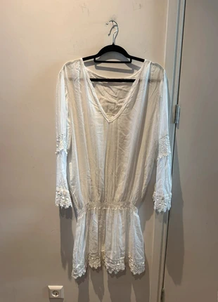 Merhaba Ibiza beach tunic dress with flared sleeves and peace detail, merk: Merhaba Ibiza, staat: Heel goed, maat: Universele maat, € 5,00, € 5,95 inclusief Kopersbescherming