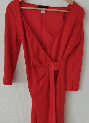Robe portefeuille Laura Clément - rouge coquelicot, près du corps, taille 38, merk: Laura Clément, staat: Heel goed, maat: M / 38 / 10, € 14,00, € 15,40 inclusief Kopersbescherming