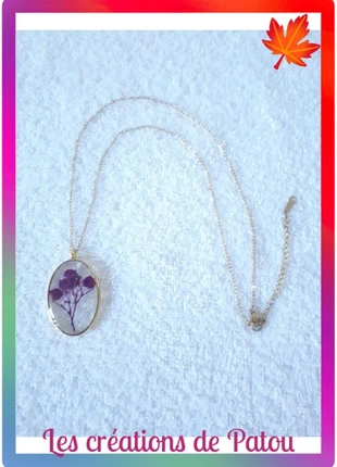 Collier avec médaillon réalisé en résine et fleurs séchées fuchsia, marque: Les créations de Patou, état: Neuf sans étiquette, 7,50 €, 8,58 € Protection acheteurs incluse