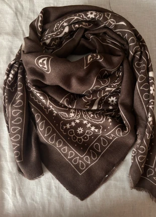 Grade écharpe bandana carré 110X110, estado: Novo sem etiquetas, €19.90, €21.60 inclui Proteção do Comprador