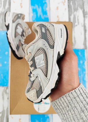 Baskets Sneackers New Balance 530 Running Enfants << Grey White >> Taille 25, marca: New Balance, estado: Muito bom, tamanho: 25, €35.00, €37.45 inclui Proteção do Comprador Pro