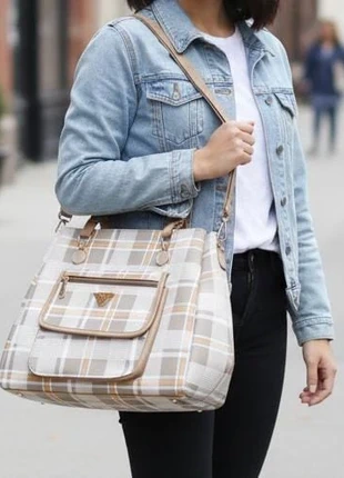 White HandBag Shoulder bag Perfect For Everyday and Every Ocassion, brand: Fashionable bag, condition: New with tags, £7.99, £9.09 includes Buyer Protection Pro