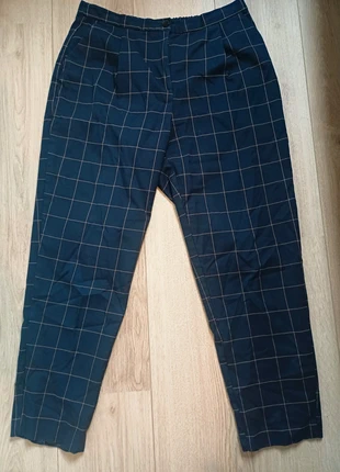 Monki broek met ruitjes, merk: Monki, staat: Heel goed, maat: XL / 42 / 14, € 5,00, € 5,95 inclusief Kopersbescherming