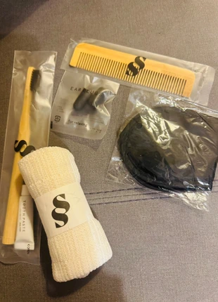 Seven X Seven hotels Japanese amenity kit, marque: Seven x Seven, état: Neuf avec étiquette, 30,00 €, 32,20 € Protection acheteurs incluse