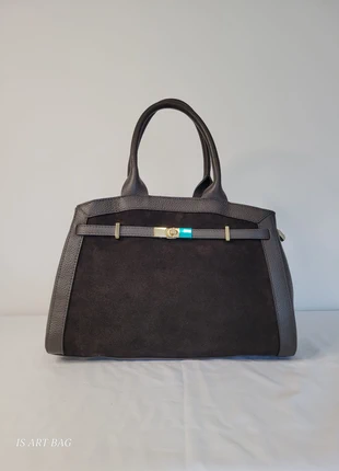 Borsa a mano in camoscio con dettagli in vera pelle martellata testa di moro - made in Italy, brand: The Genuine Leather, condizioni: Ottime, €79.00, €83.65 include la Protezione acquisti Pro