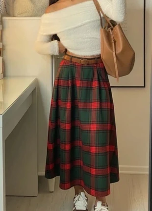 Jupe midi à carreaux rouges et verts, taille haute, style rétro chic taille M, merk: shawly, staat: Heel goed, maat: M / 38 / 10, € 59,00, € 62,65 inclusief Kopersbescherming Pro