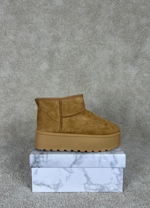 Brown Ankle Boots Platform Mini Ultra Chunky Fur Lined, marque: Stivali, état: Neuf avec étiquette, taille: 38, 20,00 €, 21,70 € Protection acheteurs incluse