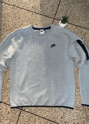 pull nike tech gris taille s, marque: Nike, état: Neuf sans étiquette, taille: S, 70,00 €, 74,20 € Protection acheteurs incluse