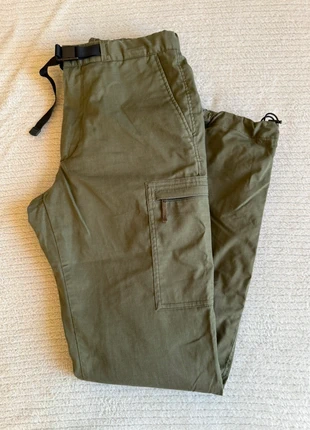 Cargo Kaki Technique Outdoor Uniqlo Heattech Waterproof Multi Poches Ceinture Intégrée Taille XS, brand: Uniqlo, condition: New without tags, size: XS, €29.00, €31.15 includes Buyer Protection