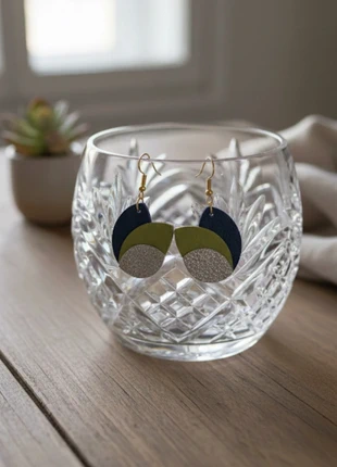 Boucles d oreilles en cuir création artisanale, merk: Creatrice, staat: Nieuw met prijskaartje, € 9,00, € 10,15 inclusief Kopersbescherming