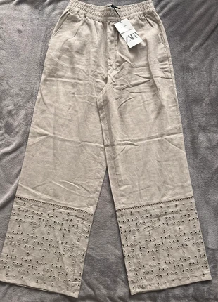 Zara linnen broek met broderie - maat xs, brand: Zara, condizioni: Nuovo con cartellino, taglia: XS / IT 38 / EU 34, €20.00, €21.70 include la Protezione acquisti