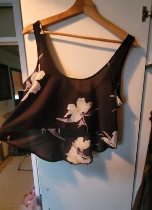 Reversible flower croptop, merk: Hipstyle, staat: Heel goed, maat: Universele maat, € 3,00, € 3,85 inclusief Kopersbescherming