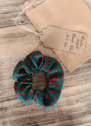 Petit chouchou soie motifs éléphants, marque: Fabrication Artisanale, état: Très bon état, 20,00 €, 21,70 € Protection acheteurs incluse