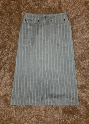 Elongated pencil skirt with herringbone pattern vertical stripes and front slit, marque: Claude Bauer, état: Très bon état, taille: L / 40 / 12, 2,50 €, 3,33 € Protection acheteurs (Pro) incluse