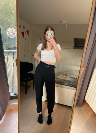 Pantalon classique ajusté noir, marque: Bershka, état: Neuf sans étiquette, taille: M / 38 / 10, 10,00 €, 11,20 € Protection acheteurs incluse