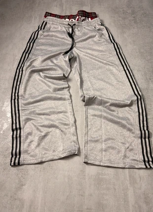 Jogging gris Vintage à rayure noire et élastique de taille à carreaux style année 2000's -Vintage, brand: Vintage Dressing, condition: Very good, size: M, €35.00, €37.45 includes Buyer Protection
