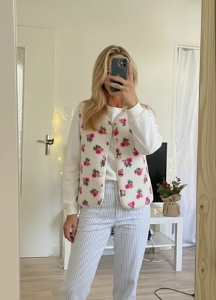 Gilet fleuri sherpa crème 🌸 style cottagecore / cosy hiver, brand: Anna cloth, condizioni: Ottime, taglia: M / IT 42 / EU 38, €44.89, €47.83 include la Protezione acquisti
