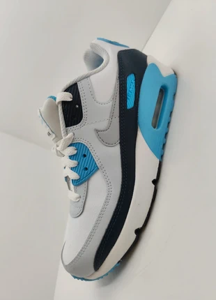 Sneakers Nike air Max 90 white Navy grey taille 37,5 neuves, marke: Nike, zustand: Neu, mit Etikett, größe: 37, 75,00 €, 79,45 € beinhaltet Vinted-Käuferschutz Pro