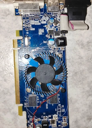 Carte graphique Radeon HD 4350 512 Mo DDR2. (Prix négociable), marque: AMD, état: Neuf sans étiquette, 10,00 €, 11,20 € Protection acheteurs incluse