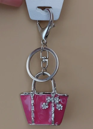 Portachiavi con ciondolo borsa / borsetta fucsia con strass, color argento, marca: Donna, estado: Novo com etiquetas, €12.00, €13.30 inclui Proteção do Comprador