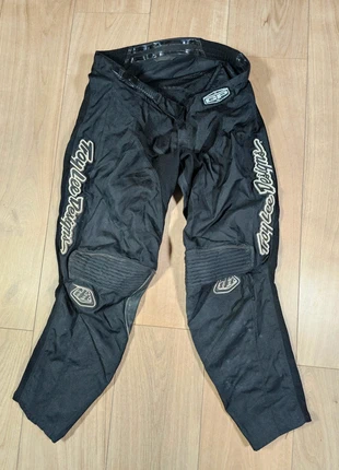 Pantalon Motocross Troylee Designs Gp Noir taille 32 US (40-42 FR) Cuir Renforts, merk: Troy Lee Designs, staat: Heel goed, maat: M, € 59,90, € 63,60 inclusief Kopersbescherming Pro
