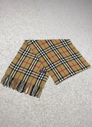 Écharpe Scarf Burberrys Vintage Tartan Beige, marke: Burberrys, zustand: Sehr gut, 36,00 €, 38,50 € inklusive Vinted-Käuferschutz