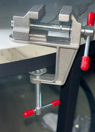 Étau de Table Manuel Robuste avec Verrouillage Rapide, brand: De, condition: New, €6.00, €7.00 includes Buyer Protection