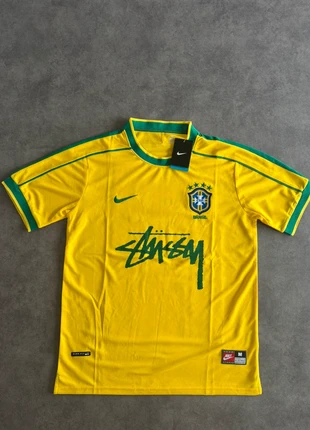 Maillot de foot concept Brésil jaune X Stussy, marca: Concept, estado: Novo com etiquetas, tamanho: M, €35.00, €37.45 inclui Proteção do Comprador