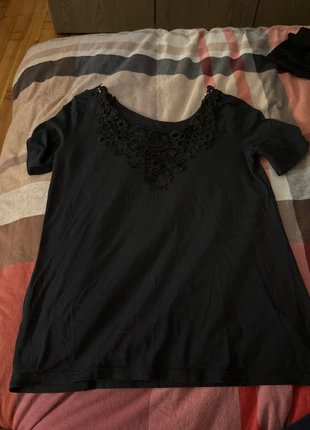 T-shirt intimissimi pizzo si può mettere sia con il pizzo sulle spalle che con il pizzo davanti, marca: Intimissimi, estado: Muito bom, tamanho: M / 38 / 10, €5.00, €5.95 inclui Proteção do Comprador