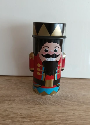 Boite vide casse noisette, marque: Action, état: Neuf, 2,30 €, 3,12 € Protection acheteurs incluse