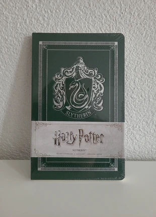 Harry Potter Slytherin notitieboekje, merk: Harry Potter, staat: Nieuw met prijskaartje, € 4,50, € 5,43 inclusief Kopersbescherming