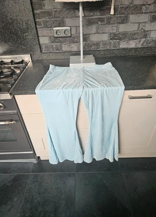 Blauwe broek, merk: Killstar, staat: Nieuw zonder prijskaartje, maat: XXXL / 46 / 18, € 18,50, € 20,13 inclusief Kopersbescherming