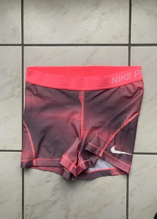 Short nike pro taille M couleur rose, brand: Nike, condition: Very good, size: M / 38 / 10, €15.50, €16.98 includes Buyer Protection Pro