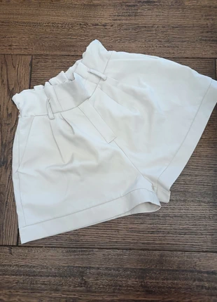 Short beige da donna, marque: Beige, état: Très bon état, taille: S / 36 / 8, 3,00 €, 3,85 € Protection acheteurs incluse
