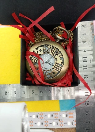 Montre à gousset avec la boîte Alice in wonderland, marca: Alice, estado: Muito bom, tamanho: 47 mm ou mais, €5.00, €5.95 inclui Proteção do Comprador Pro