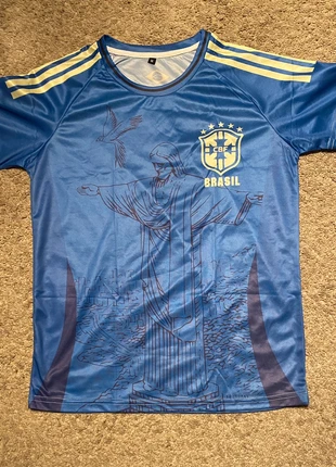 Camiseta Brasil 🇧🇷, marque: Football, état: Neuf sans étiquette, taille: S, 15,00 €, 16,45 € Protection acheteurs incluse