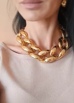 Gold tone extra chunky curb chain choker, marque: Vintage Love, état: Très bon état, 34,00 €, 36,40 € Protection acheteurs incluse