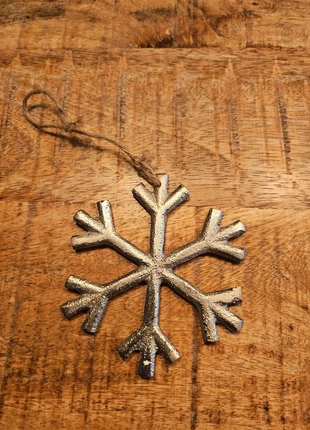 Flocon de neige décoratif en métal – argenté, marque: Centrakor, état: Neuf sans étiquette, 2,00 €, 2,80 € Protection acheteurs incluse