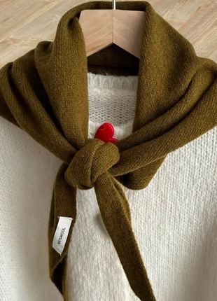 Écharpe triangulaire 100% laine vert kaki, merk: Lana, staat: Nieuw zonder prijskaartje, € 30,00, € 32,20 inclusief Kopersbescherming Pro